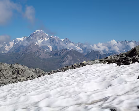 20180819-10h21m57s-DSC08598-V3 avec le massif du mont blanc en arrière plan