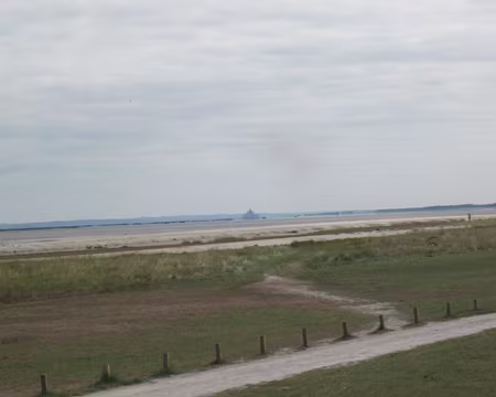 IMG_4873 Au fond le Mont St Michel