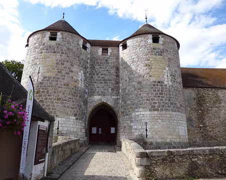P1080582 Château de Dourdan, XIIIè s. construit à la demande de Philippe-Auguste.,