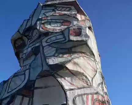 05 Sculpture monumentale de 24m de haut en époxy et polyuréthane