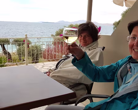 2018_10_26-18_27_10 Apéro sur notre terrasse à Krouzeri