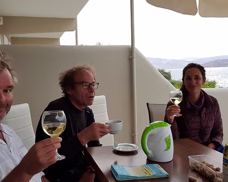 2018_10_26-18_28_07 Apéro sur notre terrasse à Krouzeri