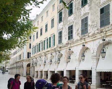 2018_10_28-09_47_49 Arcades du Liston dessinées par Ferdinand de Lesseps sur le modèle de la rue de Rivoli lors de la deuxième occupation français en 1807. Liston è una parola...