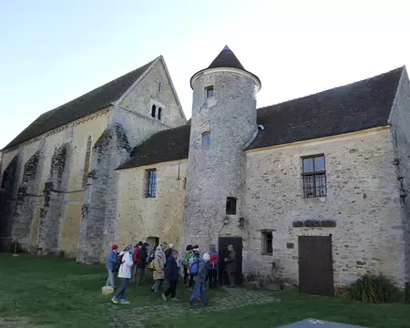 P1090535 La chapelle Sainte-Anne et la maison du chapitre