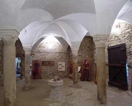 P1090537 Salle du chapitre