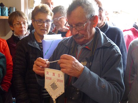 Dominique Dominique F, détail sortie