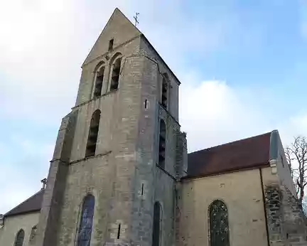 P1090584 Eglise Saint-Quentin de Chamarande, clocher des XIIè-XIIIè s.
