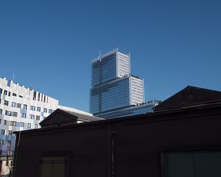 2019_02_15-11_54_47 Préfecture de Police et Palais de Justice derrière les magasins de décors de l'Opéra