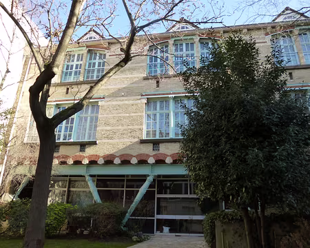 P1100016 Ecole du Sacré-Coeur réalisée par Guimard, avenue de la Frillière