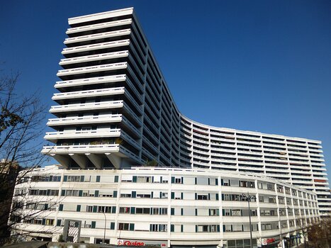 Dominique Dominique F, détail sortie