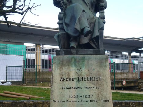 Dominique Dominique F, détail sortie