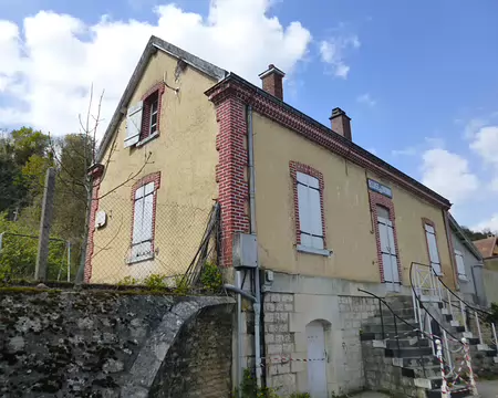 P1100345 Ancienne maison éclusière, Le Coudray-Montceaux