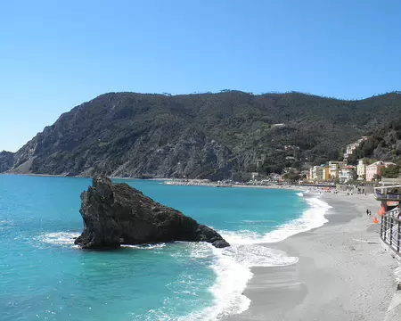 P4081786 Monterosso - plage de Fegina