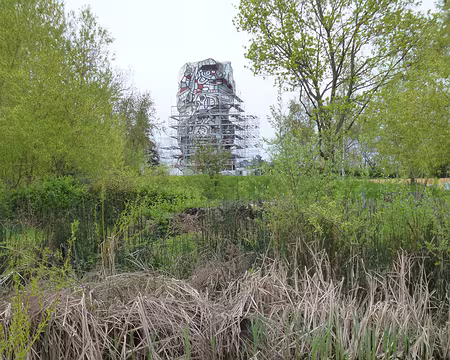 P1100296 La Tour aux figures, oeuvre de Dubuffet (1901-1985) inaugurée en 1988...