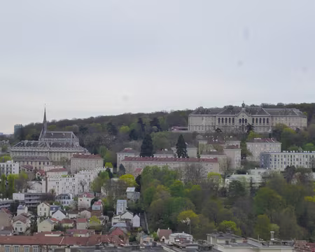 P1100308 L'ancien orphelinat Saint-Philippe construit vers 1880. Il appartient, de nos jours, à la Fondation 