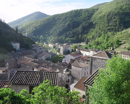 IMG_4670 Valleraugue (au fond le Mont Aigoual)