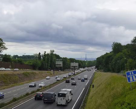 P1100885 A 13 et la Tour Eiffel