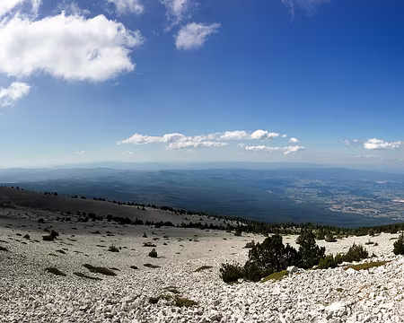 20190512-10h42m54s-Rando Provence 031-V3 sur la lune !