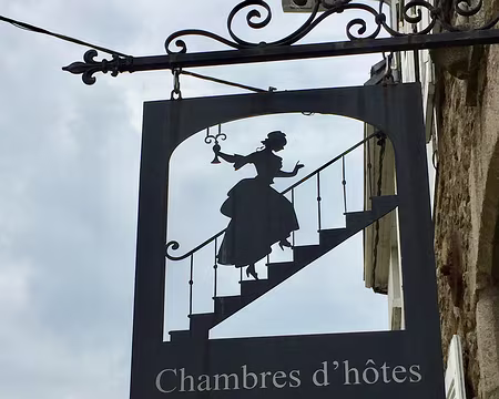 IMG_0821 On aime les belles enseignes à Vannes.