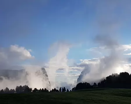 2019_05_26-07_05_40 J2 - Soleil levant dissipant les brumes matinales