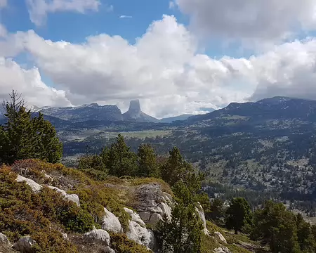2019_05_26-10_17_44 Grand Veymont enneigé dans les nuages, et Mont Aiguille