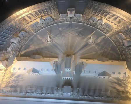 IMG_4886 Maquette du projet de Nicolas Ledoux, modifié plus tard.