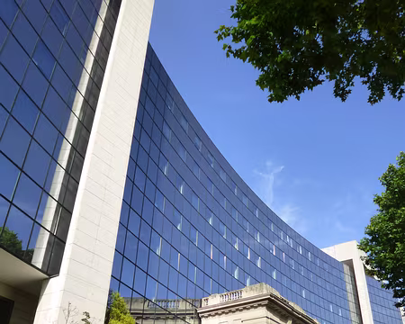 P1110143 Immeuble BPCE