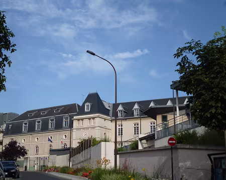 P1110147 Ensemble scolaire Notre-Dame-des-Missions-Saint-Pierre