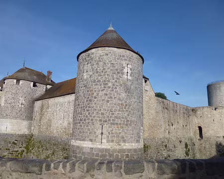 P1110117 Château de Dourdan (XIIIè s;)