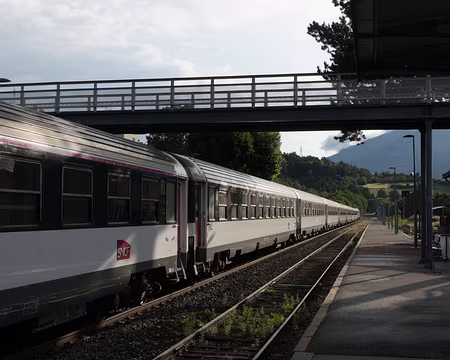 001_4V1A4193 En gare d’Embrun, le train de nuit Paris-Briançon sans lequel ce weekend n’aurait pas été possible