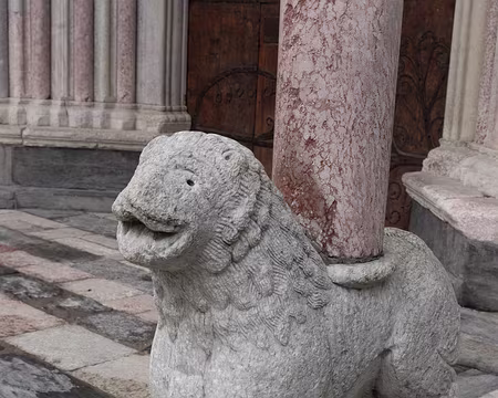 006_4V1A4218 Le porche du Réal