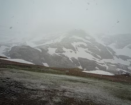 P1170142 Et il neige ! Il fait 2° à 2700 m.