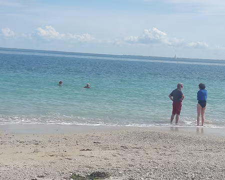 les Grands Sables Samzun bain courageux à la plage des Grands Sables Samzun