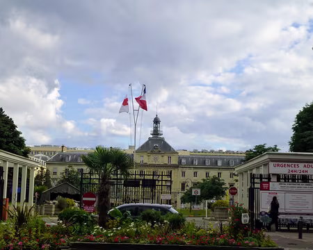 P1110066 Hôpital d'Instruction des Armées Bégin (1858)