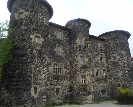 P1090891 Le château du Monastier sur Gazeille XVIème