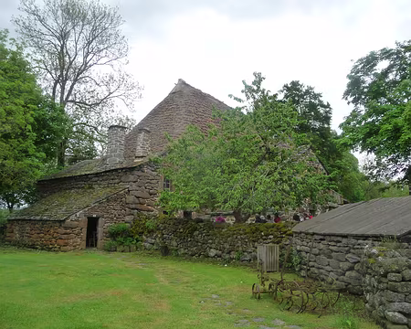 P1090928 Moudeyres, village typique de chaumières