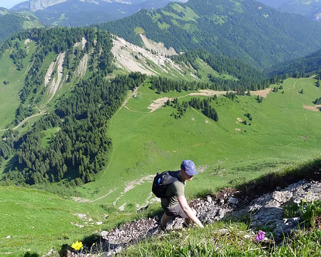 05 Sur la crête montant au Roc d'Enfer, vue sur le col de Graydon.