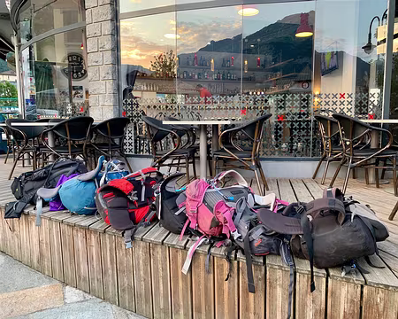 001-IMG_2286 Après une nuit dans le car, petit dej...