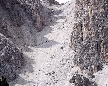 20190716-06h30m00s-P7162059-V3 Petite montée dolomitique