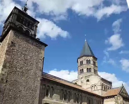 P1110718 Petit aperçu de Clermont-Ferrand. Basilique romane Notre-Dame-du-Port