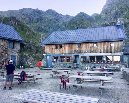 20190811-07h34m11s-IMG_5163-V3 Refuge de la Pra