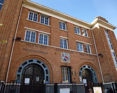 P1110779 Groupe scolaire...