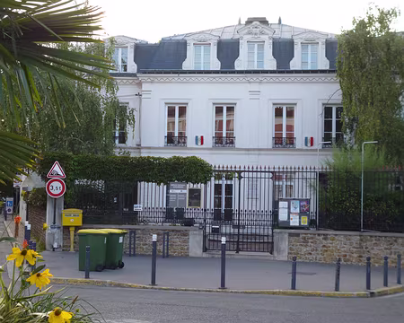 P1110791 L'ancien hôtel d'Anglemont, XIXè s., Les Lilas