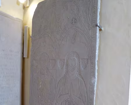 P1110831 Une trentaine de dalles funéraires sont issues de l'Abbaye de Port- Royal des Champs, haut lieu du jansénisme.