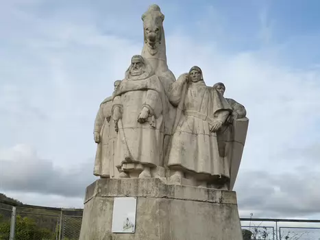 Dominique Dominique F, détail sortie