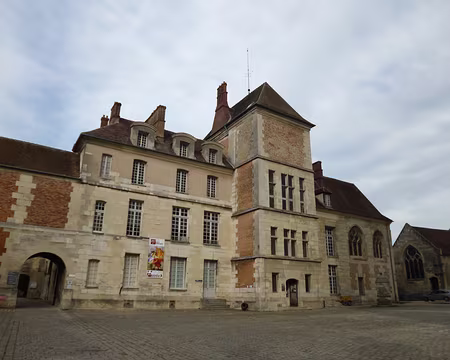 P1110954 Le palais épiscopal (XIIè-XVIè s.)