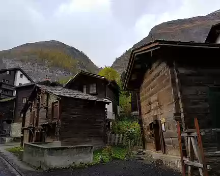 20191020_142453 À Zermatt aussi, il reste de vieilles maisons