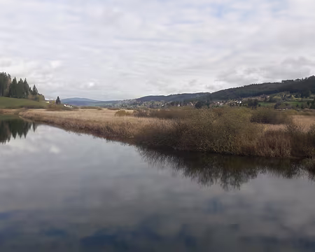 Traversée du Doubs avant son arrivée dans le lac de Saint-Point Traversée du Doubs avant son arrivée dans le lac de Saint-Point