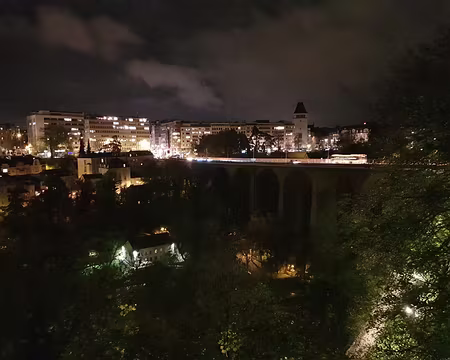 20191103_183359 Le pont sur la Pétrusse mène vers la gare