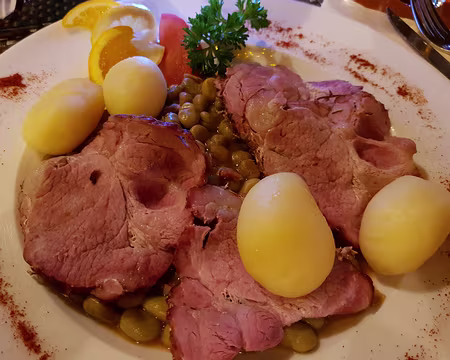 20191103_191617 Judd mat gaardebounen (collet de porc fumé aux fèves des marais), plat typique luxembourgeois !